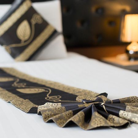 Hemingways Silk Hotel Patong Экстерьер фото