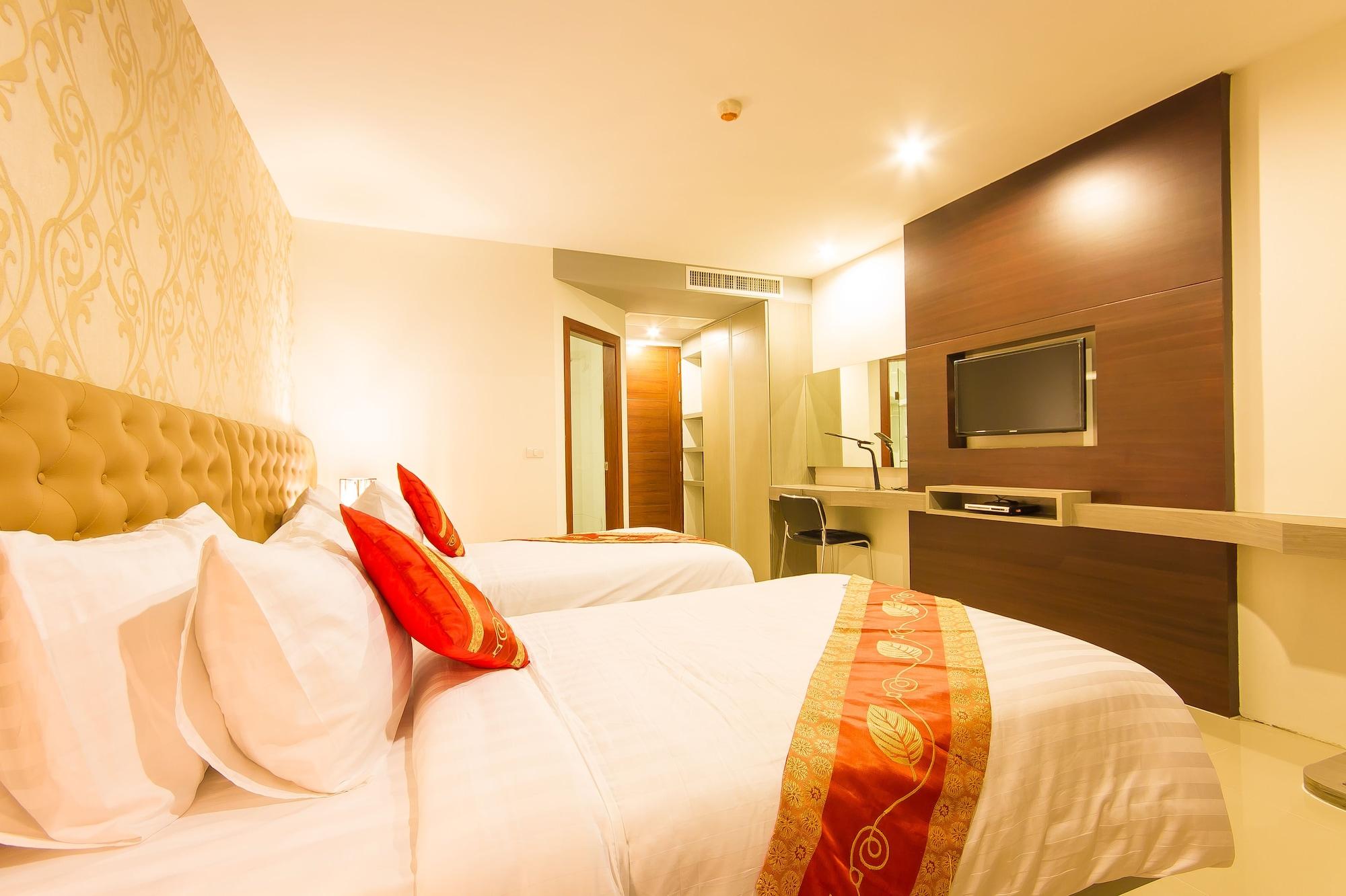 Hemingways Silk Hotel Patong Экстерьер фото