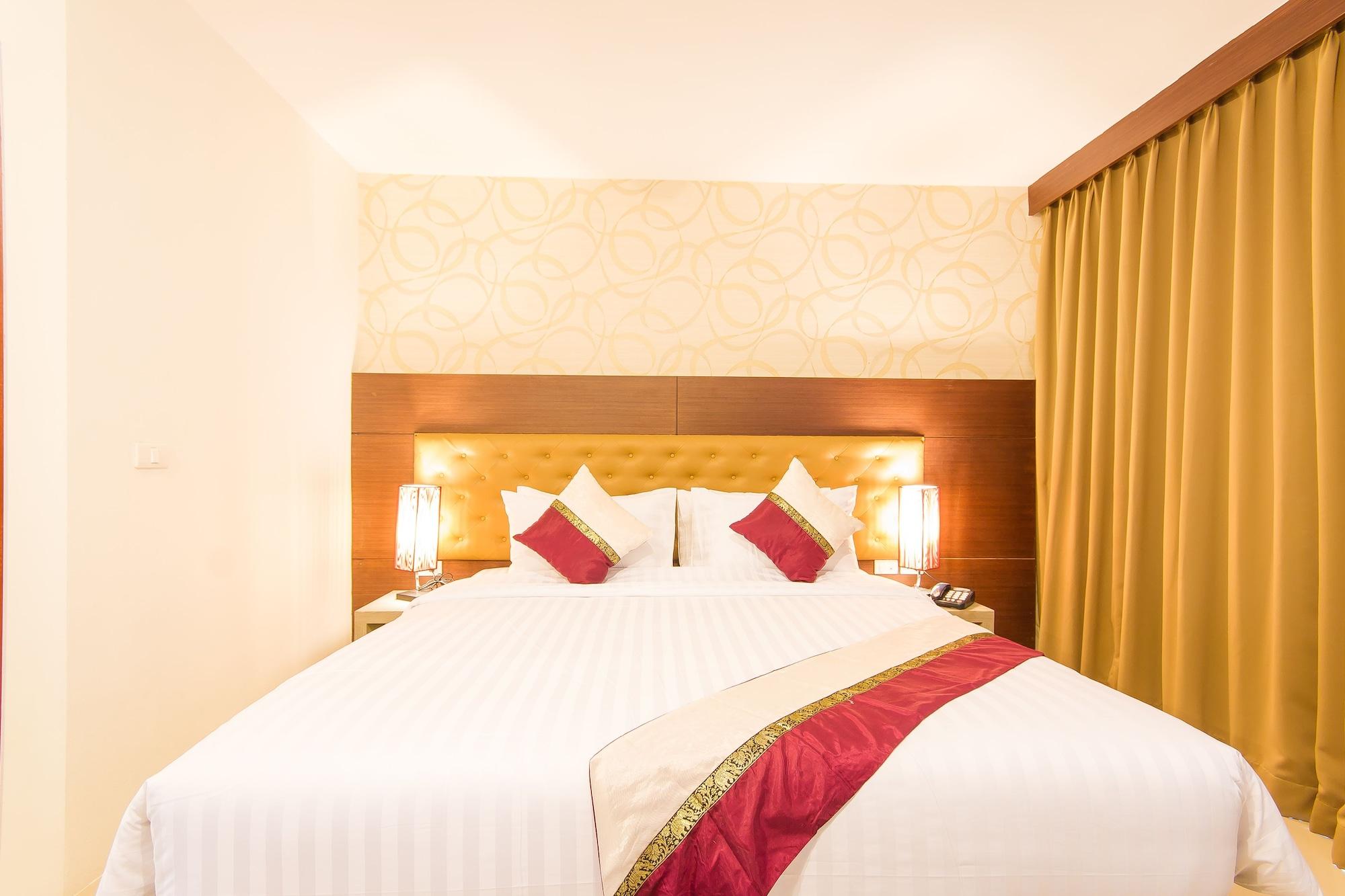 Hemingways Silk Hotel Patong Экстерьер фото