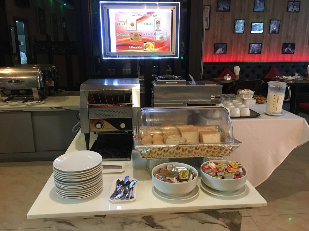 Hemingways Silk Hotel Patong Экстерьер фото