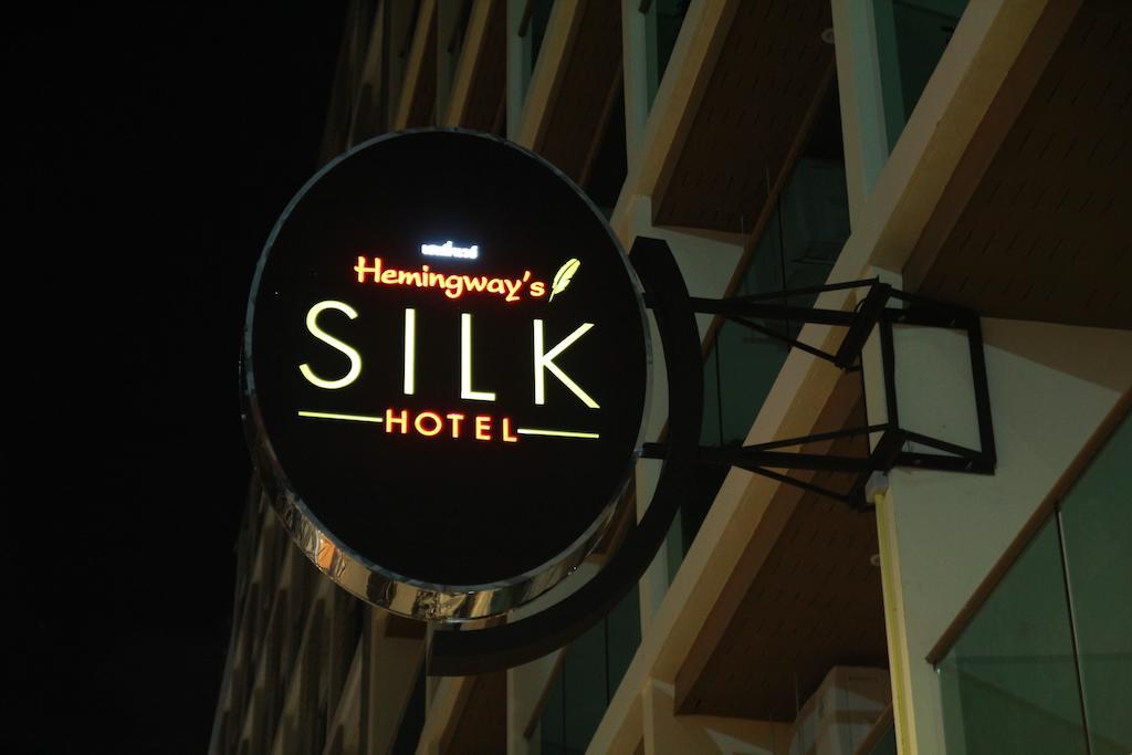 Hemingways Silk Hotel Patong Экстерьер фото