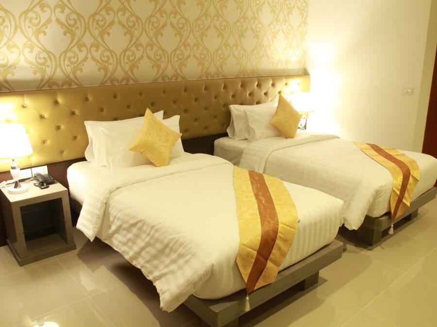 Hemingways Silk Hotel Patong Экстерьер фото