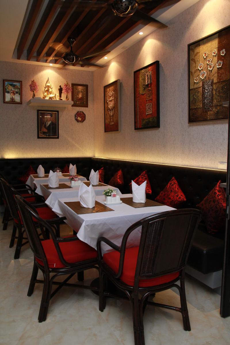Hemingways Silk Hotel Patong Экстерьер фото