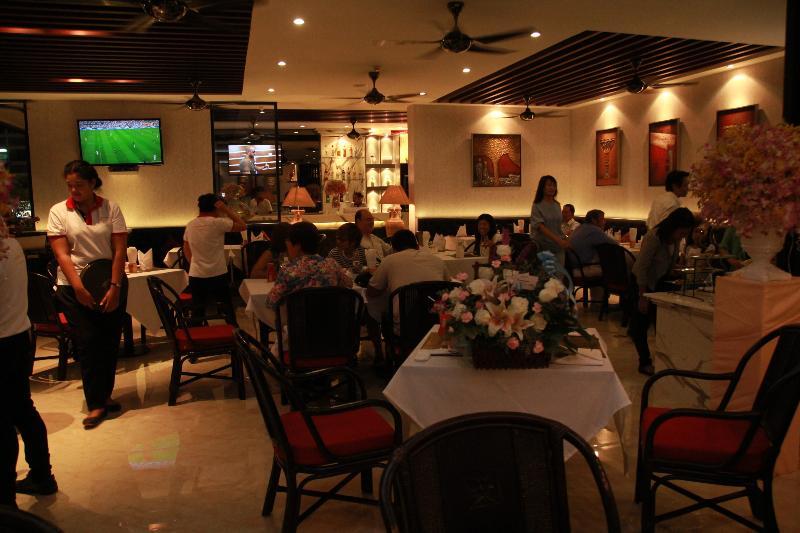 Hemingways Silk Hotel Patong Экстерьер фото