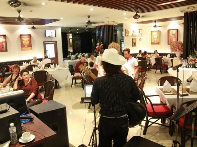 Hemingways Silk Hotel Patong Экстерьер фото